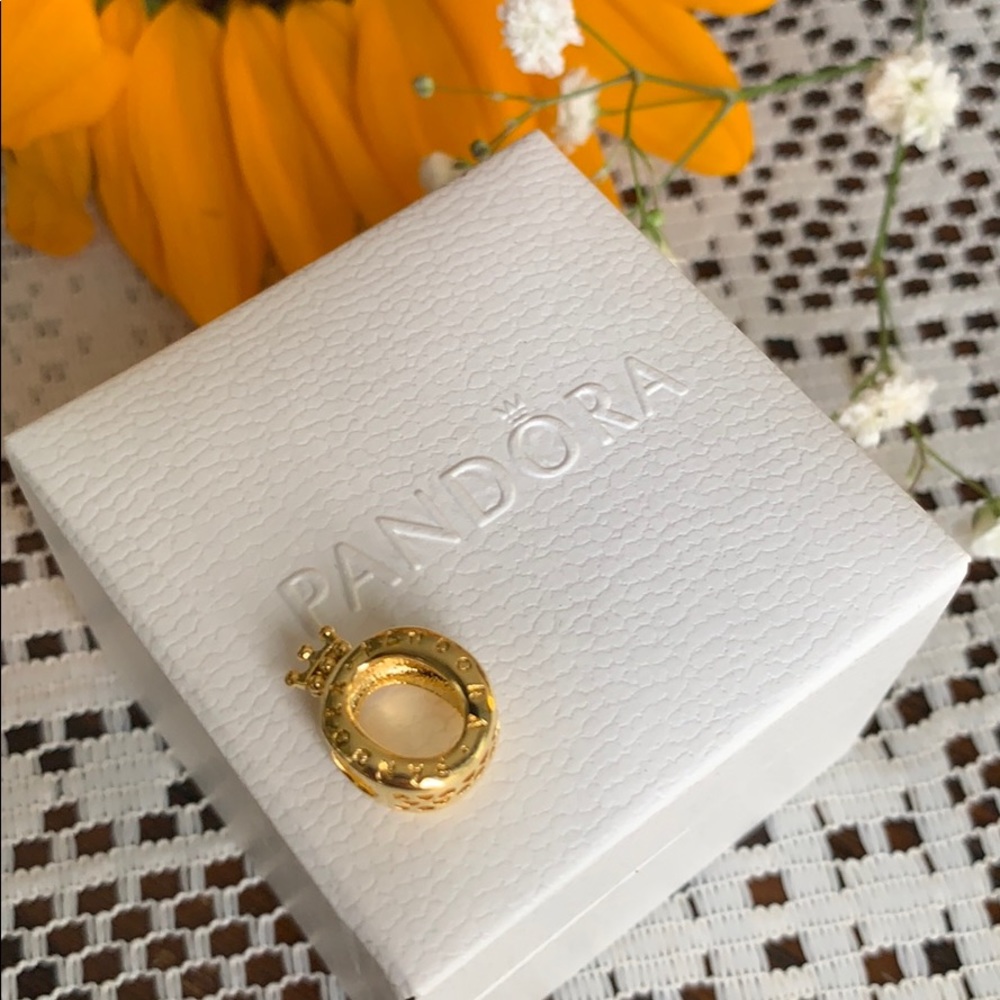 Pandora O Charm